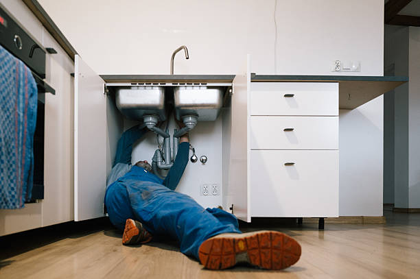 Professional Drain Cleaning technician working in Los Lunas, NM